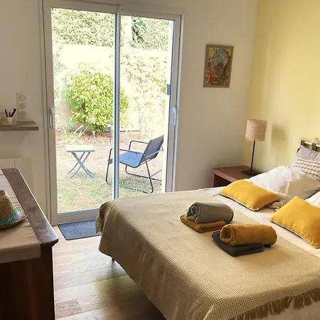 D'hotes L'heure Bleue Bed & Breakfast 3*
