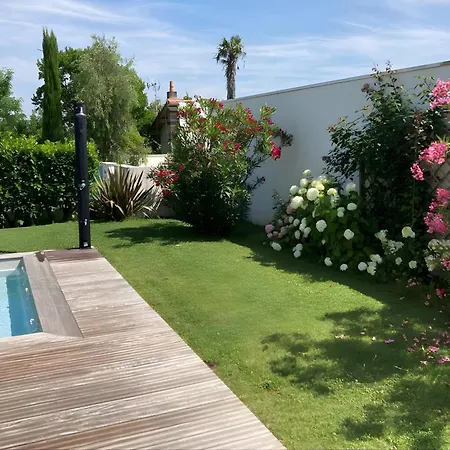 D'hotes L'heure Bleue Bed & Breakfast